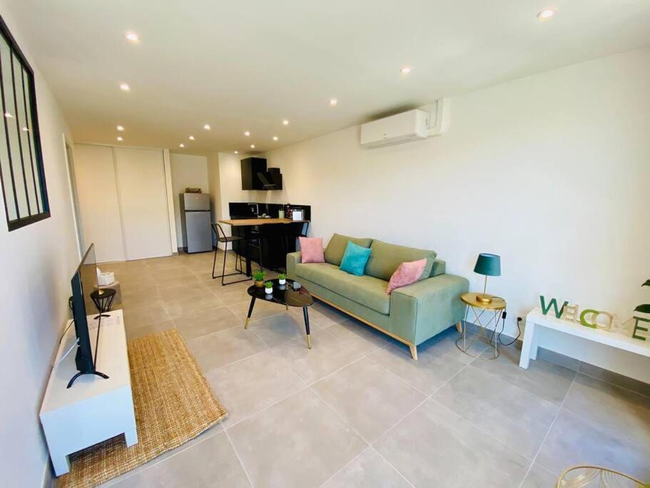"Royal" Magnifique Appartement Avec Vue Sur Le Cadre Royal Sete Exterior photo