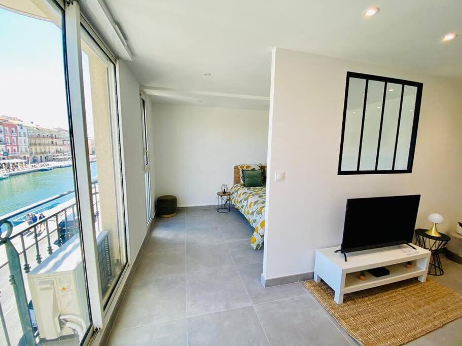 "Royal" Magnifique Appartement Avec Vue Sur Le Cadre Royal Sete Exterior photo