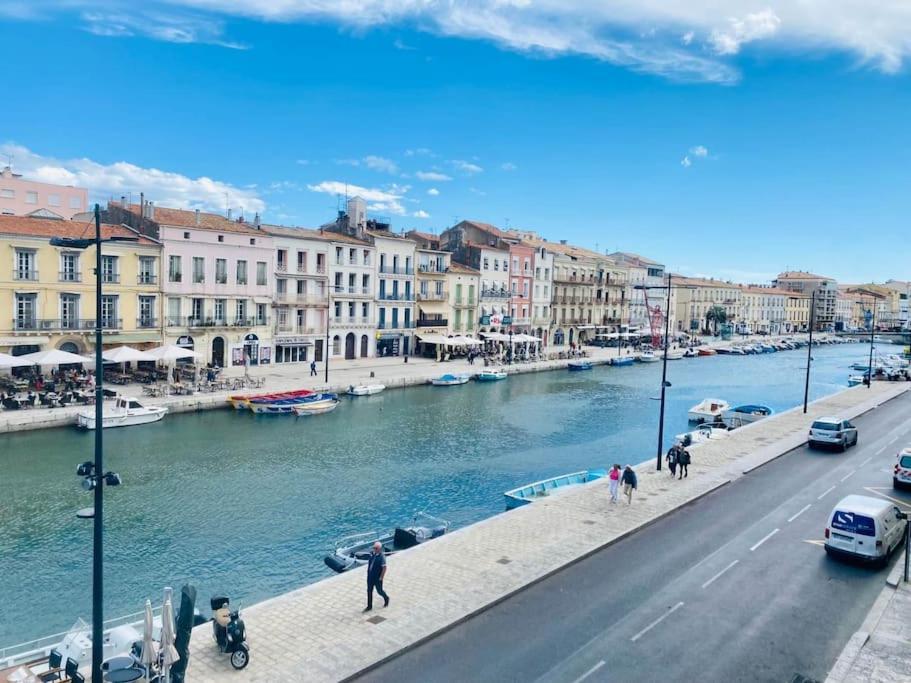 "Royal" Magnifique Appartement Avec Vue Sur Le Cadre Royal Sete Exterior photo